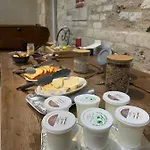 Le Prieure Des Fontaines Gasthuis Les Preaux