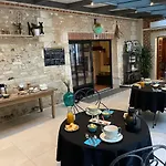 Le Prieure Des Fontaines Gasthuis Les Preaux