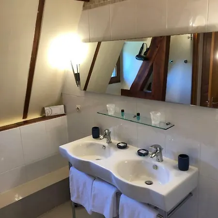 Le Prieure Des Fontaines 게스트하우스 Les Preaux