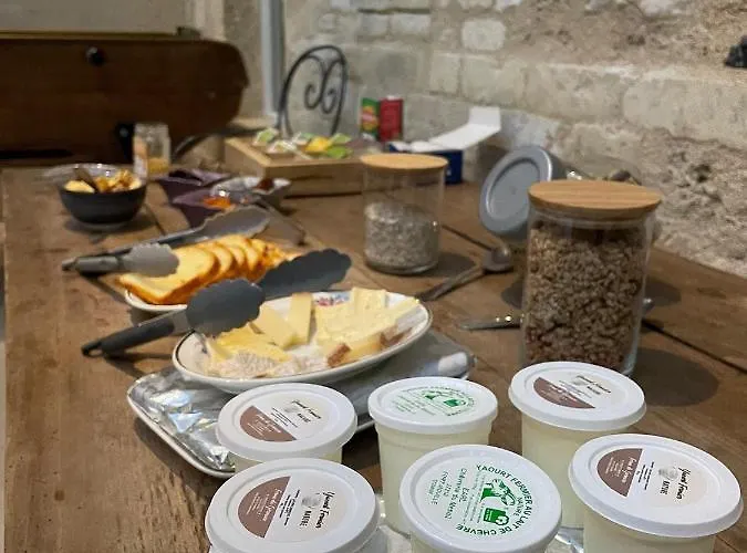 Le Prieuré Des Fontaines Maison d'hôtes Les Preaux